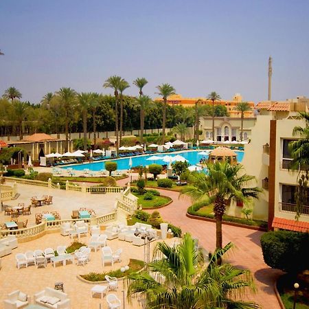 Cataract Pyramids Resort Kafret el-Gabal Exterior foto