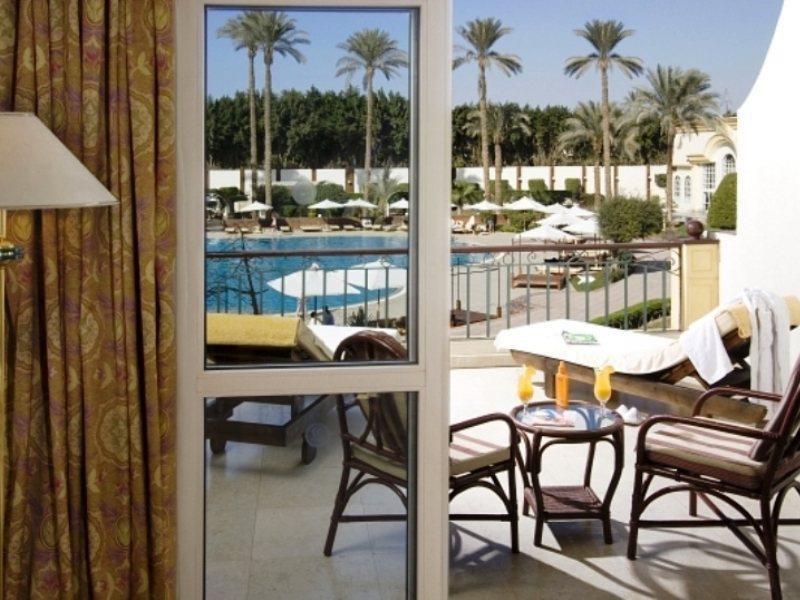 Cataract Pyramids Resort Kafret el-Gabal Exterior foto