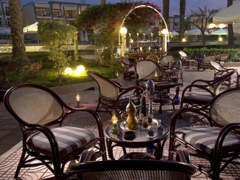 Cataract Pyramids Resort Kafret el-Gabal Exterior foto