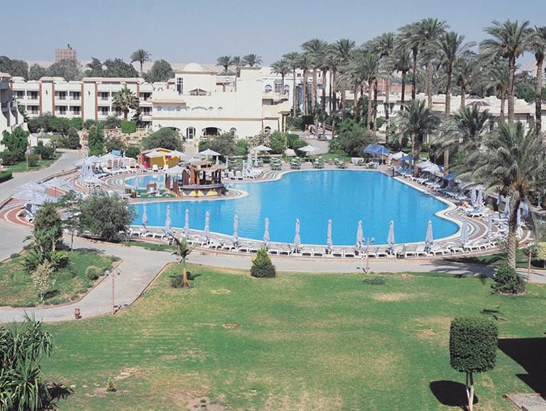 Cataract Pyramids Resort Kafret el-Gabal Exterior foto