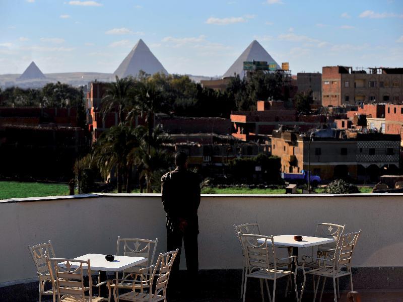 Cataract Pyramids Resort Kafret el-Gabal Exterior foto