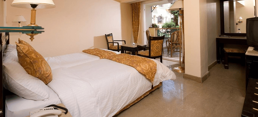 Cataract Pyramids Resort Kafret el-Gabal Exterior foto