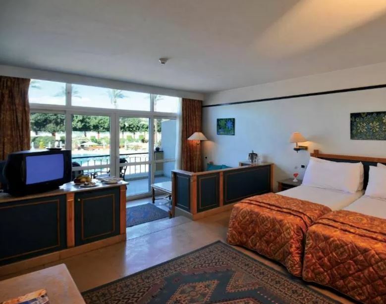 Cataract Pyramids Resort Kafret el-Gabal Exterior foto